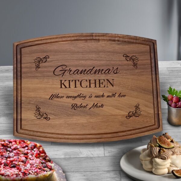 Personalize your kitchen with custom cutting boards and engraved name tags. Ideal for mom's birthday!