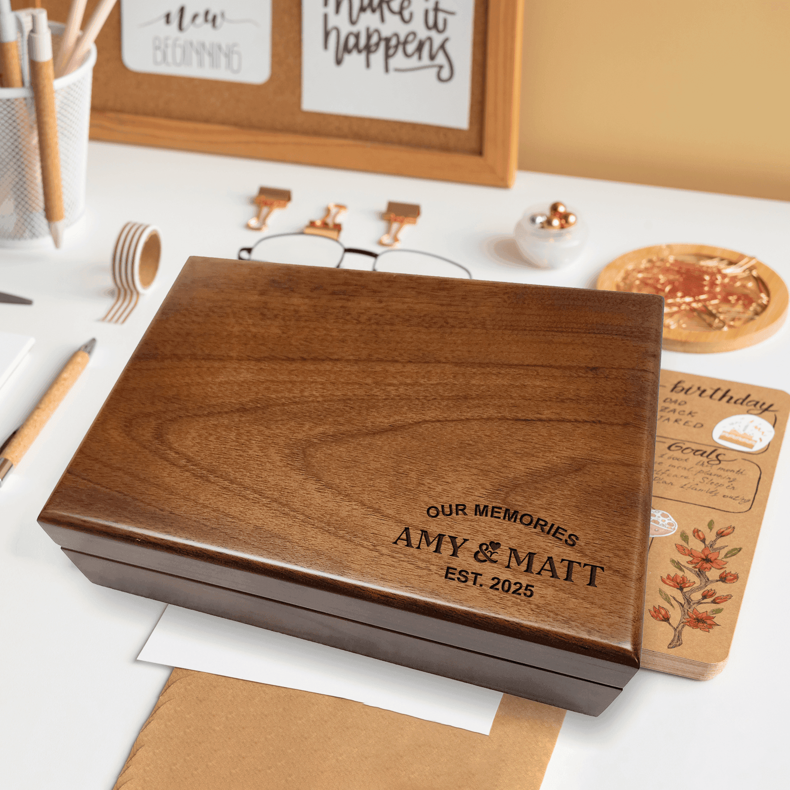 wedding memory box: perfect for storing mementos, it’s a beautiful way to celebrate your love story.