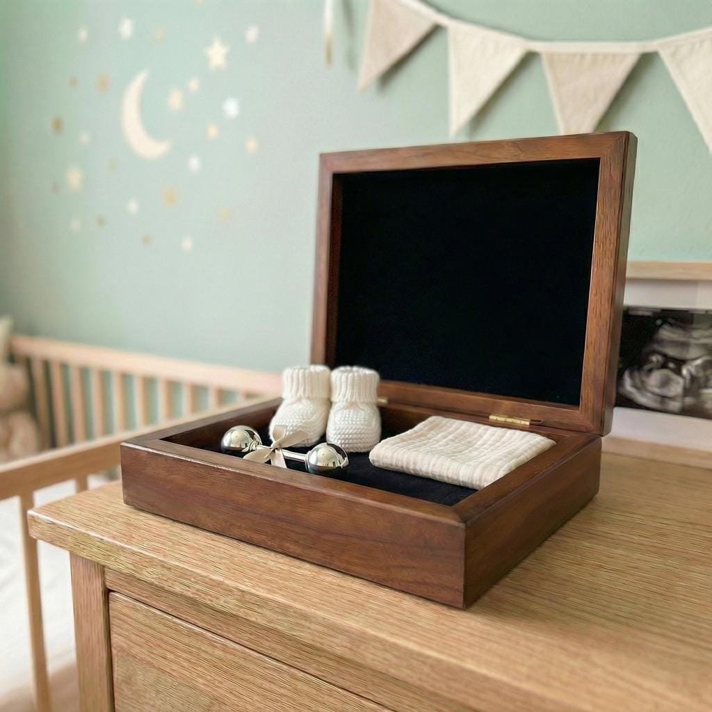 Baby Birth Wooden Keepsake Box: A wooden box to treasure memories of your baby birth.